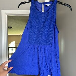 Cute and flows: American eagle blue tank top. Size M. Rayon/polyester